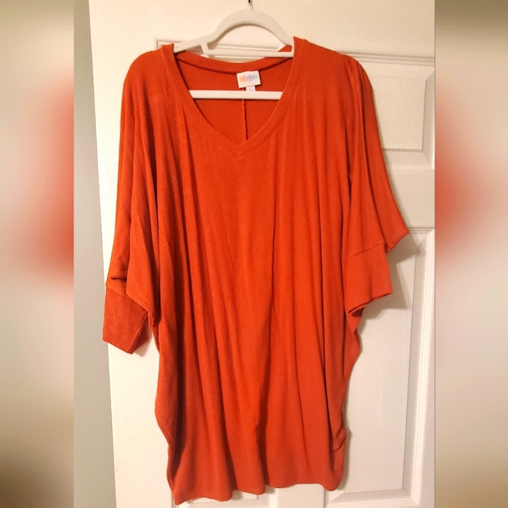 LularoE Ladies ribbed Top